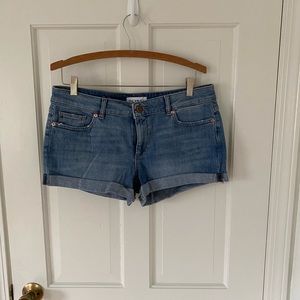 DL1961 light wash shorts